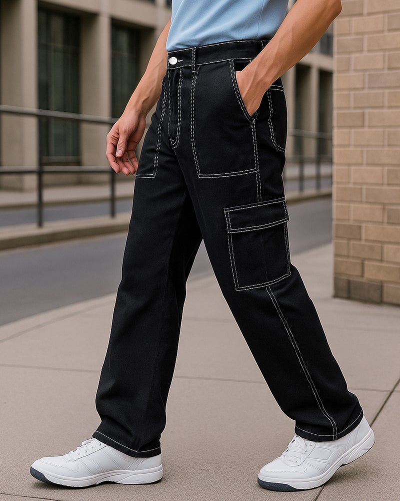 bewakoof Men's Black Baggy Fit Cargo Mid-Rise Jeans - Image 1